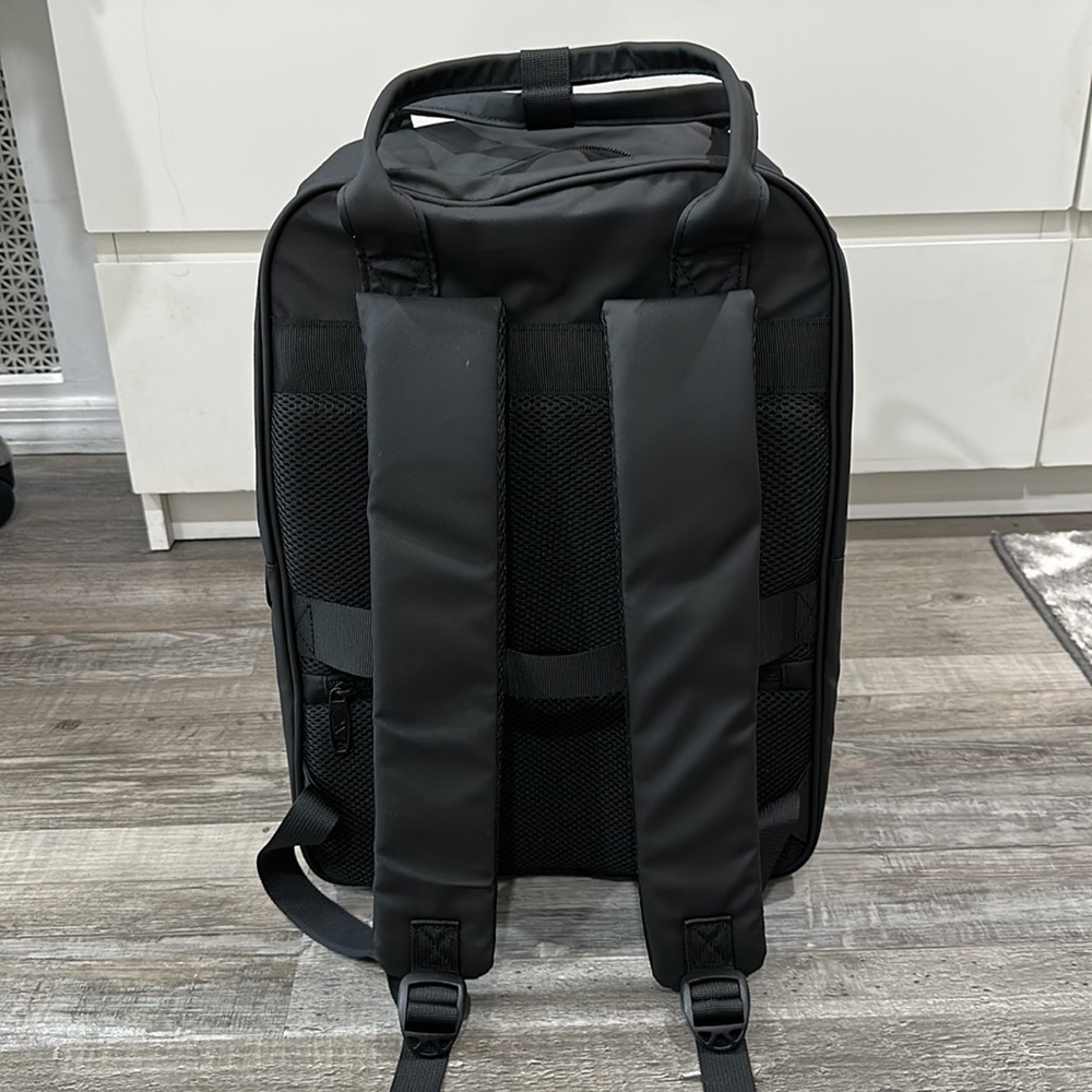 Matein Black Backpack - Picture 4 of 8